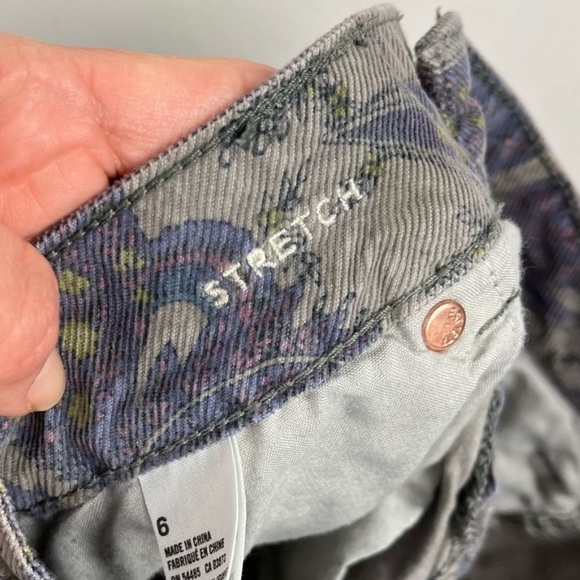American Eagle Outfitters Paisley Print Corduroy Jean Shorts Stretch Size 6 - Picture 9 of 9